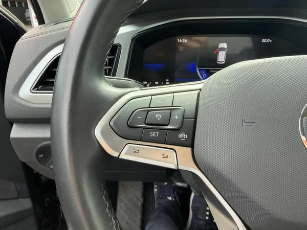 VOLKSWAGEN T-Roc (2024) — foto 15 van 23