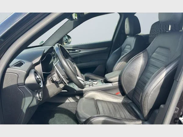 Alfa Romeo Stelvio (2021) — foto 37 van 37