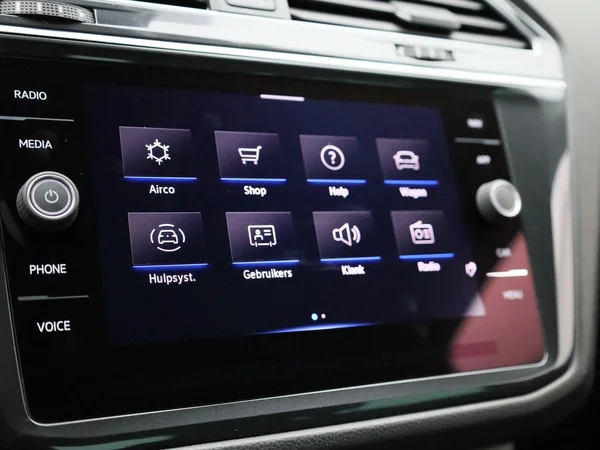 Volkswagen Tiguan (2021) — foto 22 van 43