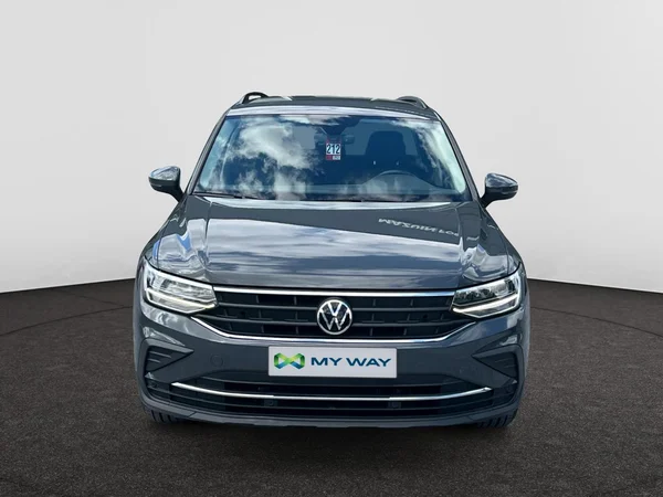 VOLKSWAGEN Tiguan (2021) — foto 12 van 18
