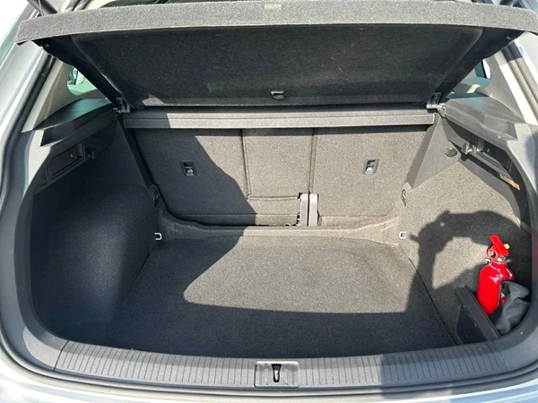 VOLKSWAGEN Tiguan (2021) — foto 14 van 24
