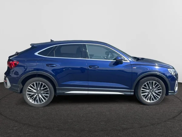 AUDI Q3 Sportback (2024) — foto 17 van 20