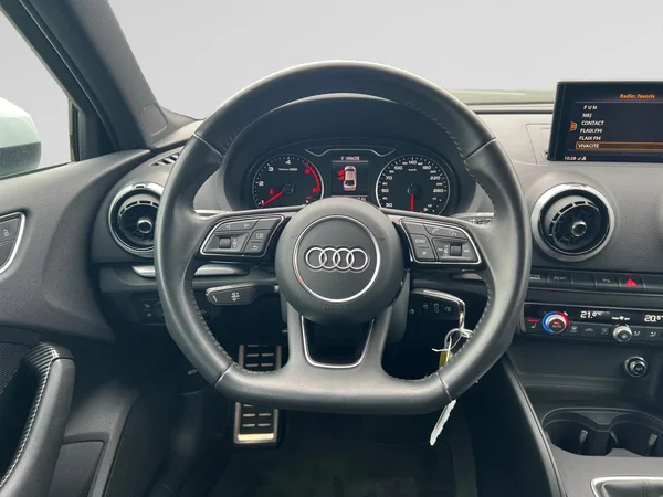 AUDI A3 Sedan Dsl (2019) — foto 16 van 18