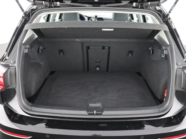 VOLKSWAGEN Golf (2024) — foto 8 van 27