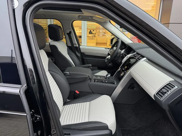 Land Rover Discovery — foto 4 van 20