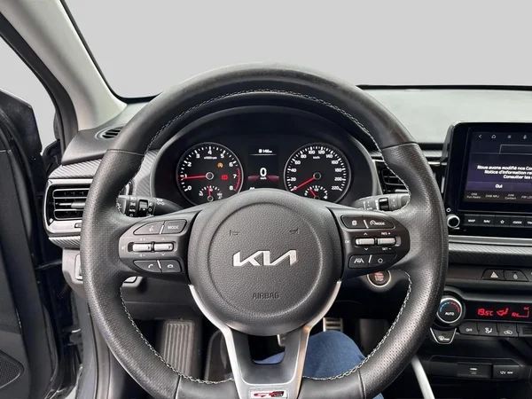 Kia Rio (2023) — foto 2 van 19