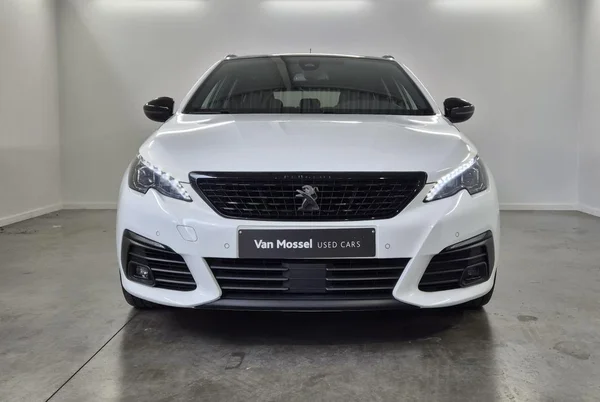 Peugeot 308 (2021) — foto 12 van 24