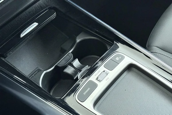 Mercedes-Benz GLA (H247) (2023) — foto 10 van 29