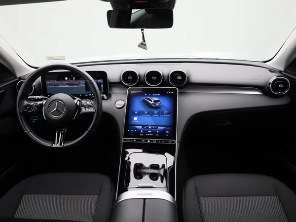 Mercedes-Benz C-Klasse (2022) — foto 32 van 43