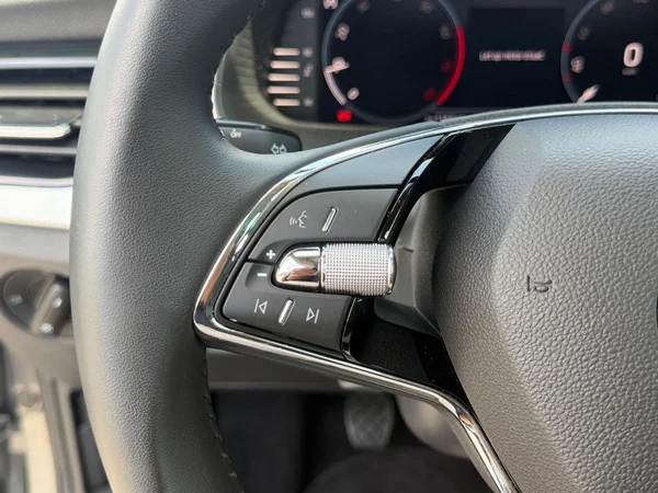 SKODA Kamiq (2023) — foto 4 van 22