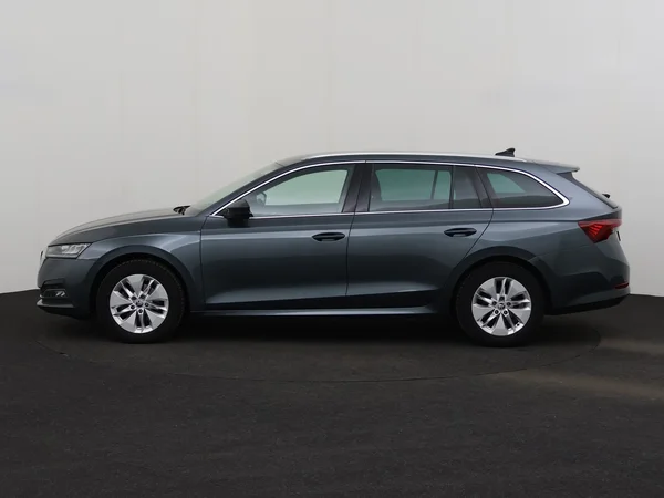 SKODA Octavia (2021) — foto 12 van 26