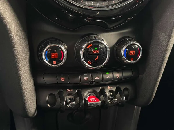 MINI One (2019) — foto 8 van 18