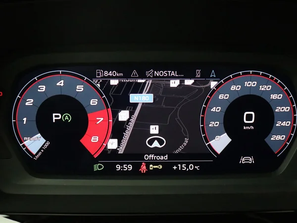 AUDI A3 Sportback (2024) — foto 4 van 17