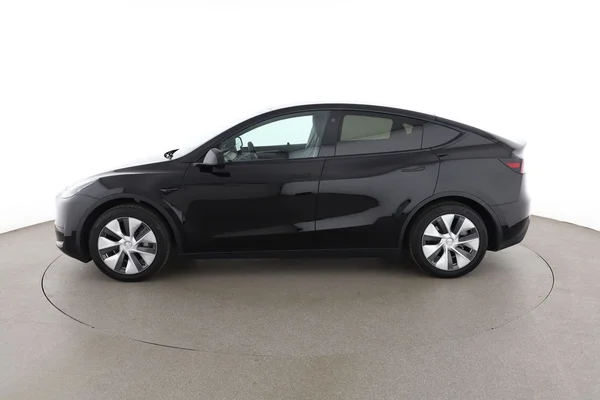 Tesla Model (2024) — foto 9 van 16