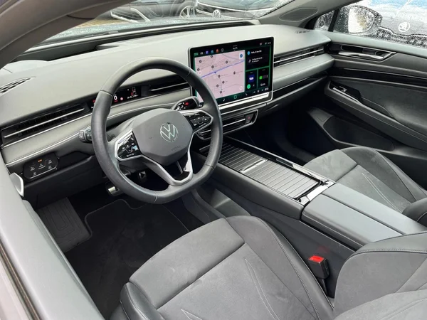 VOLKSWAGEN ID.7 Tourer (2025) — foto 2 van 22