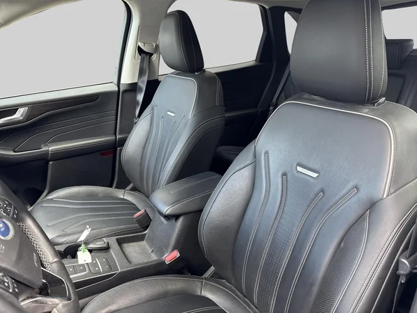 Ford Kuga (2021) — foto 10 van 20