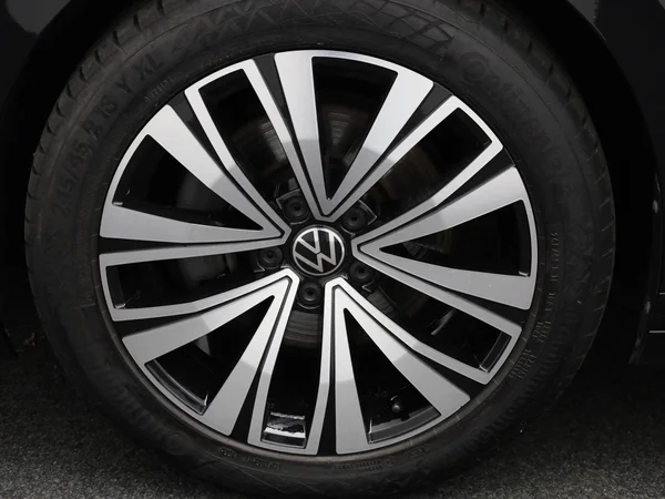 Volkswagen Arteon (2022) — foto 7 van 49