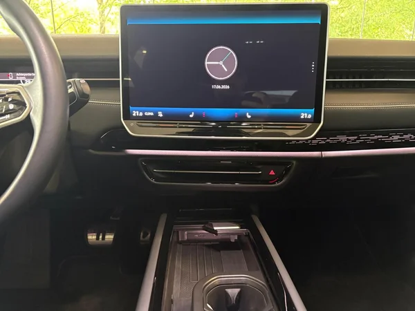 VOLKSWAGEN ID.7 Tourer (2025) — foto 3 van 24
