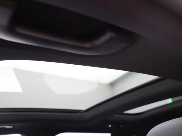 Mercedes-Benz GLC (2021) — foto 7 van 26