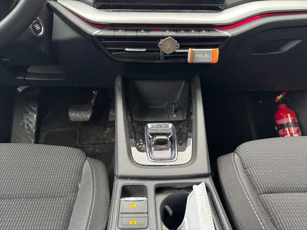 SKODA Octavia Combi (2024) — foto 9 van 24