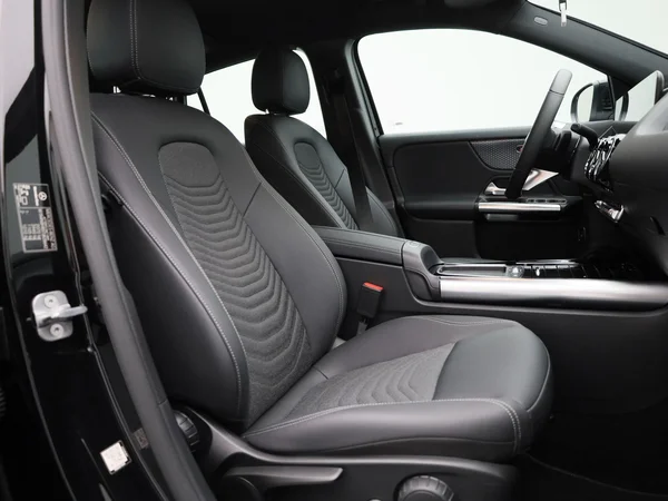 Mercedes-Benz GLA (2025) — foto 36 van 50