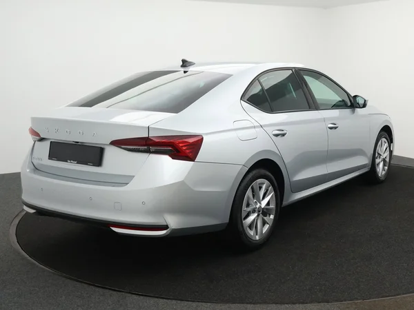 SKODA Octavia (2024) — foto 12 van 24
