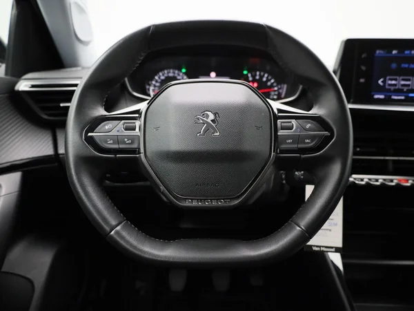 Peugeot 2008 (2022) — foto 37 van 39