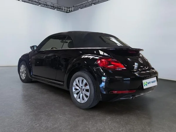 VOLKSWAGEN Beetle Cabriolet (2017) — foto 2 van 31