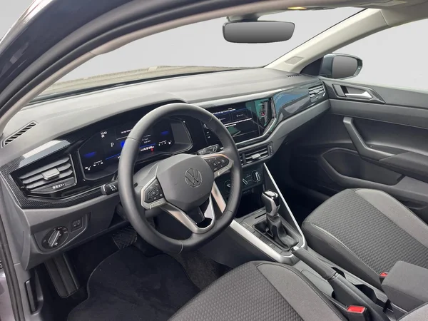 VOLKSWAGEN Polo (2024) — foto 2 van 18