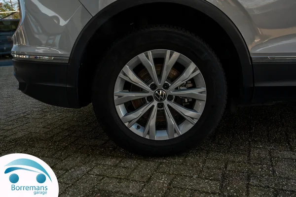 Volkswagen Tiguan (2023) — foto 43 van 43