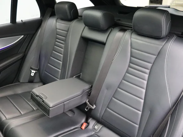 Mercedes-Benz E-Klasse (2020) — foto 16 van 32