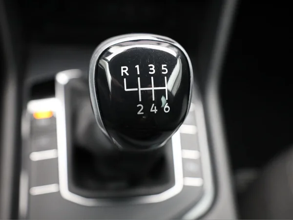 VOLKSWAGEN Tiguan (2022) — foto 8 van 22