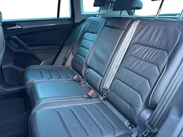 VOLKSWAGEN Tiguan (2022) — foto 3 van 30