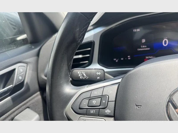 Volkswagen T-Roc (2023) — foto 4 van 24