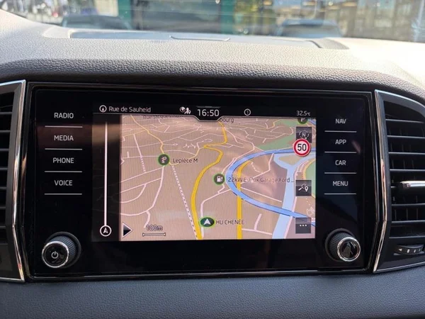 SKODA Karoq (2022) — foto 18 van 29