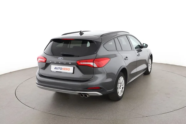 Ford Focus (2020) — foto 12 van 16