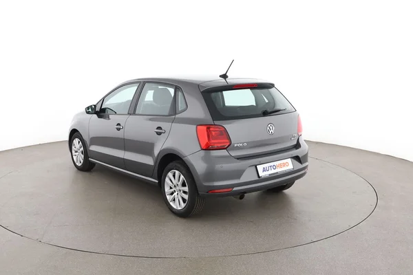 Volkswagen Polo (2016) — foto 10 van 16