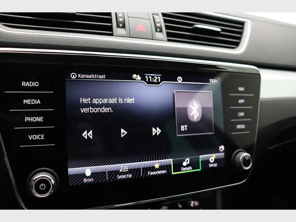 SKODA Superb Combi (2022) — foto 4 van 27
