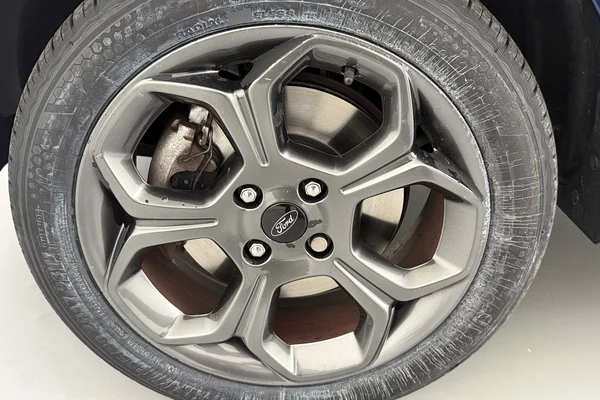 Ford Ecosport (2018) — foto 29 van 36