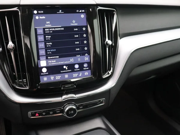 Volvo XC60 (2022) — foto 3 van 30