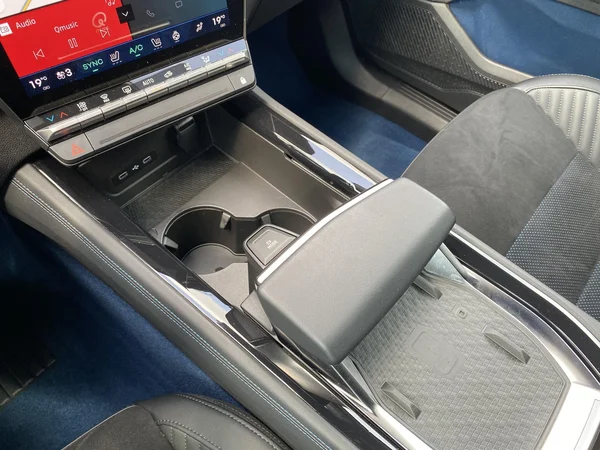Renault Rafale (2025) — foto 2 van 22