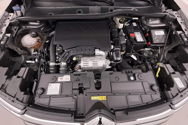 Citroen C4 (2024) — foto 3 van 32