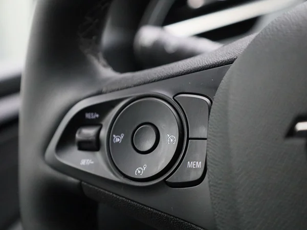 Opel Corsa-e (2023) — foto 10 van 35