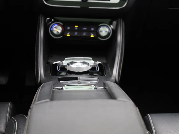 MG ZS EV (2021) — foto 2 van 42