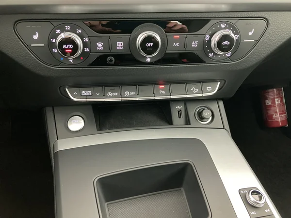 AUDI Q5 (2021) — foto 14 van 36