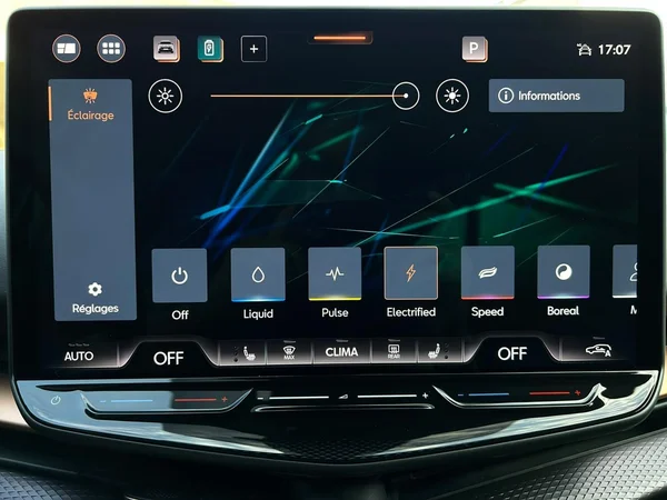 CUPRA Tavascan (2025) — foto 8 van 20