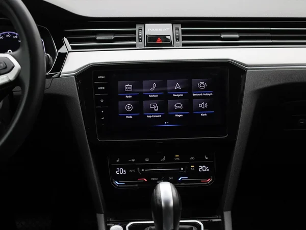 Volkswagen Passat (2022) — foto 43 van 44