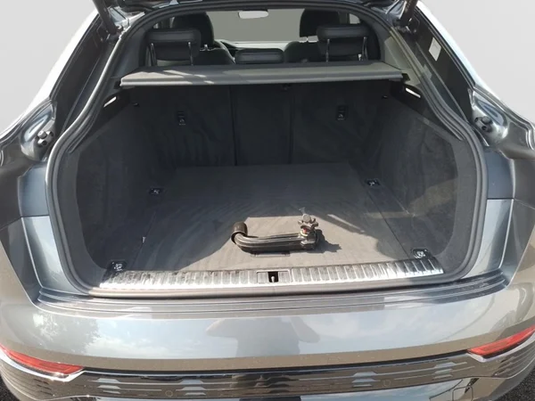 AUDI Q8 e-tron Sportback (2024) — foto 14 van 23