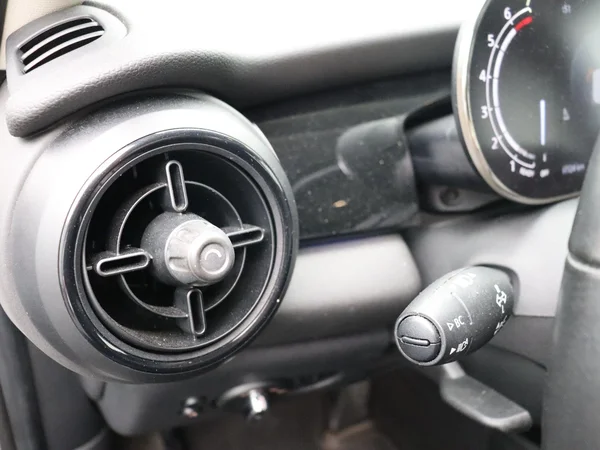 MINI Cooper (2024) — foto 2 van 23