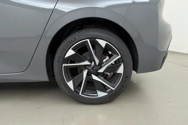 Peugeot 308 (2025) — foto 13 van 16